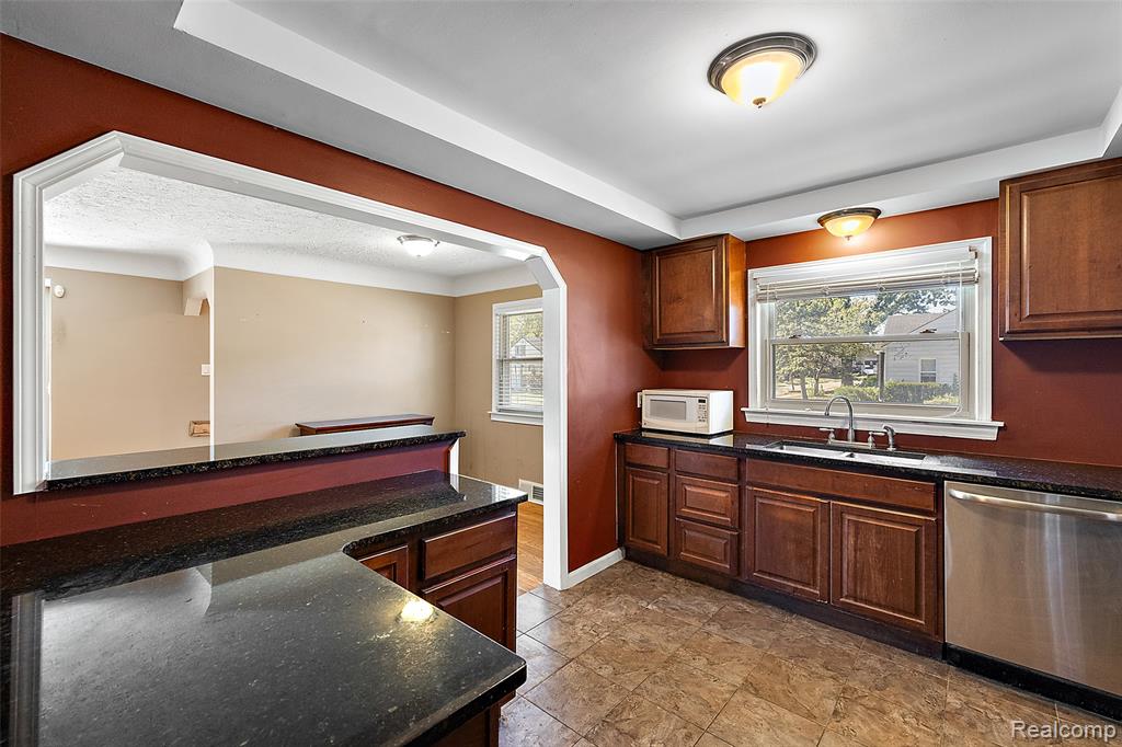 505 E Meyers Avenue, Hazel Park, MI 48030 — Photo 18
