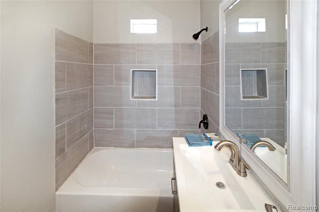 18036 SCHOENHERR Street, Detroit, MI 48205 — Photo 14