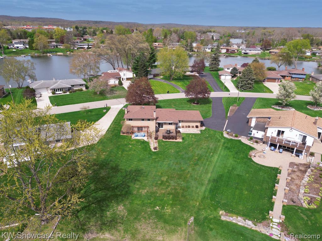 9145 SANDY RIDGE Drive, White Lake, MI — Photo 4