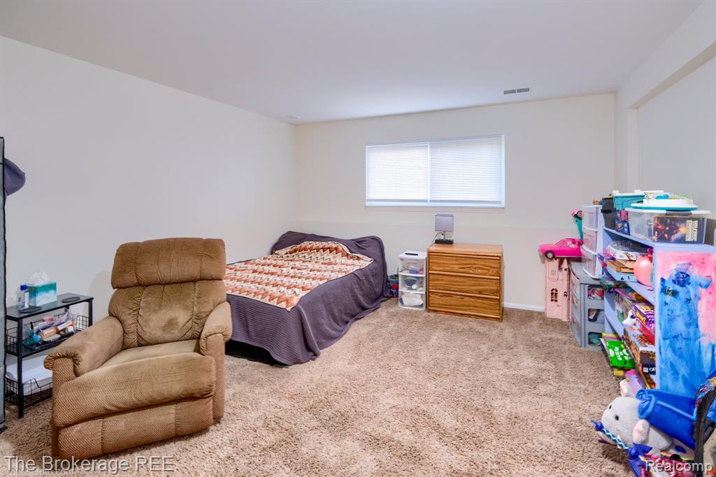 370 Oakwood Road, Ortonville, MI 48462 — Photo 17