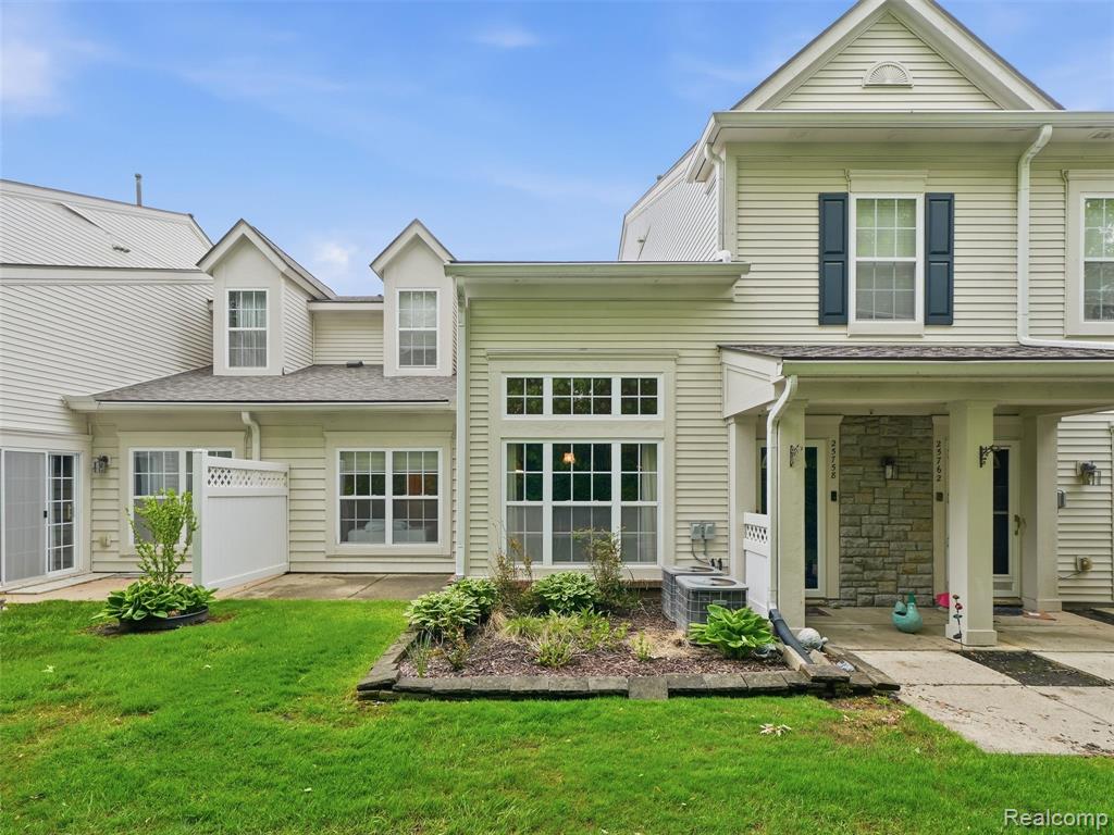 25758 S Maritime Circle S, Harrison Township, MI — front exterior
