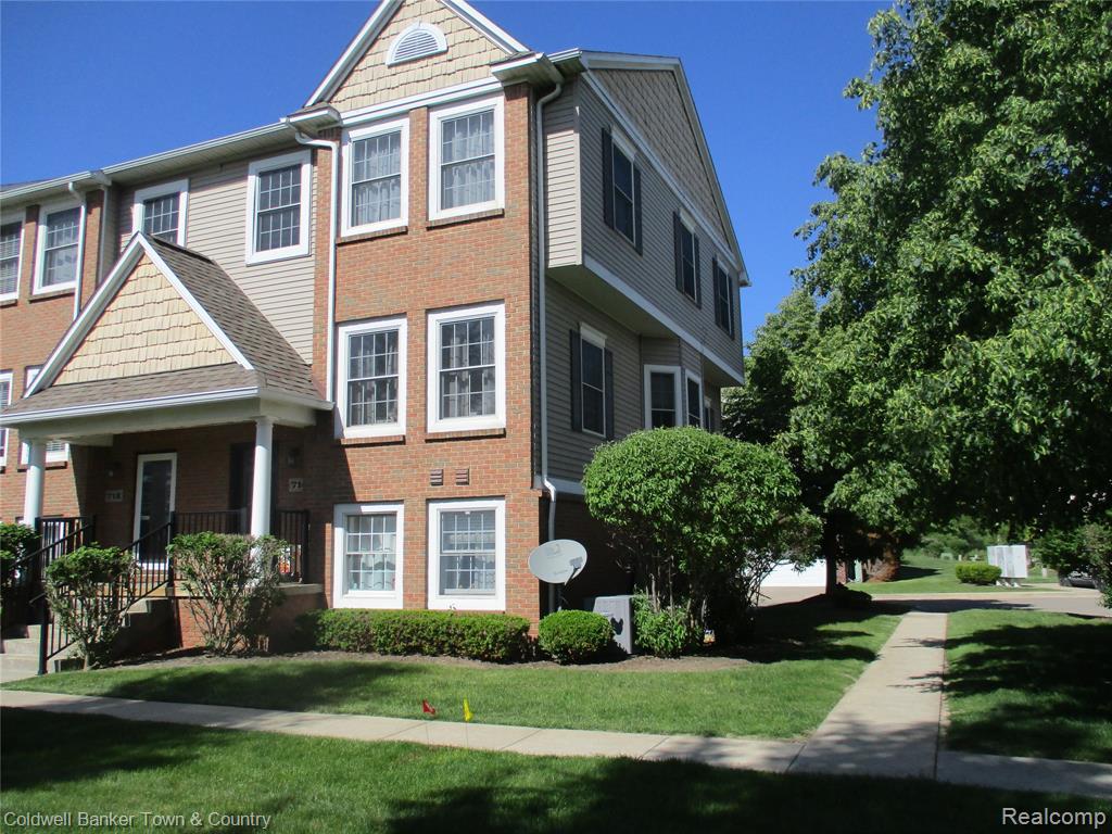 714 Eagle Drive, Fenton, MI 48430 — Photo 2