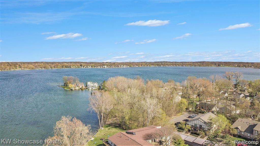 895 S PONTIAC Trail, C206, Walled Lake, MI 48390 — Photo 29