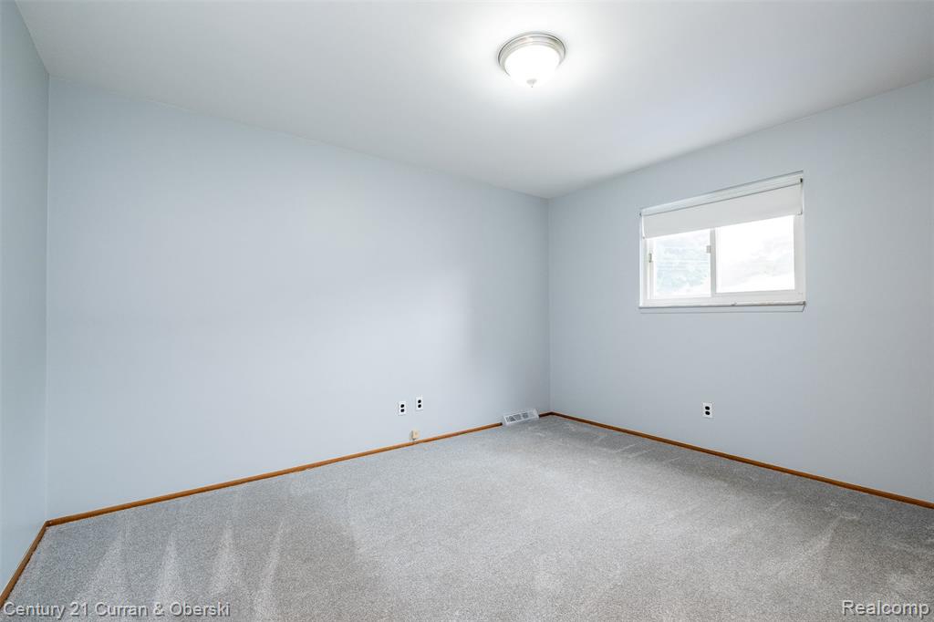 6216 Kinmore Street, Dearborn Heights, MI 48127 — Photo 15