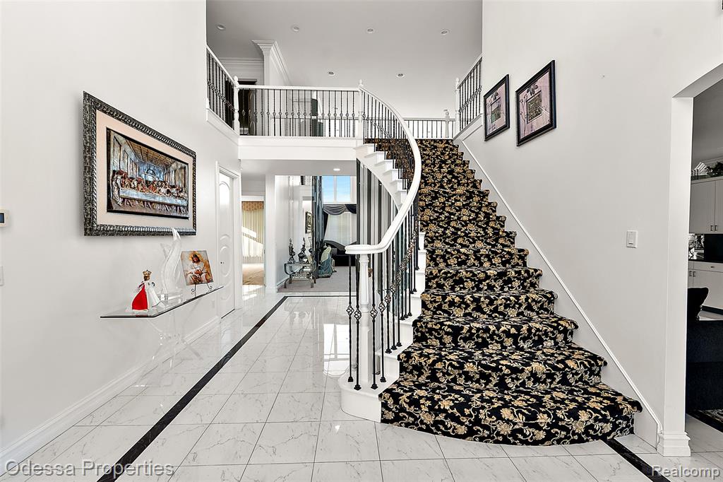 12984 Azure Drive, Utica, MI 48315 — Photo 9