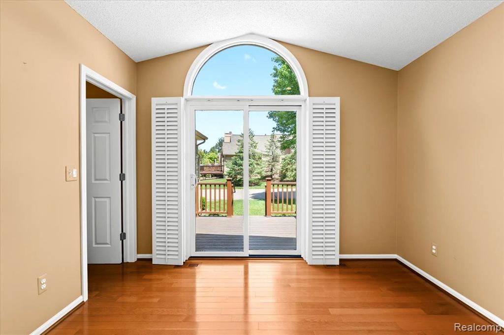 35535 LONE PINE Lane, Farmington Hills, MI 48335 — Photo 16