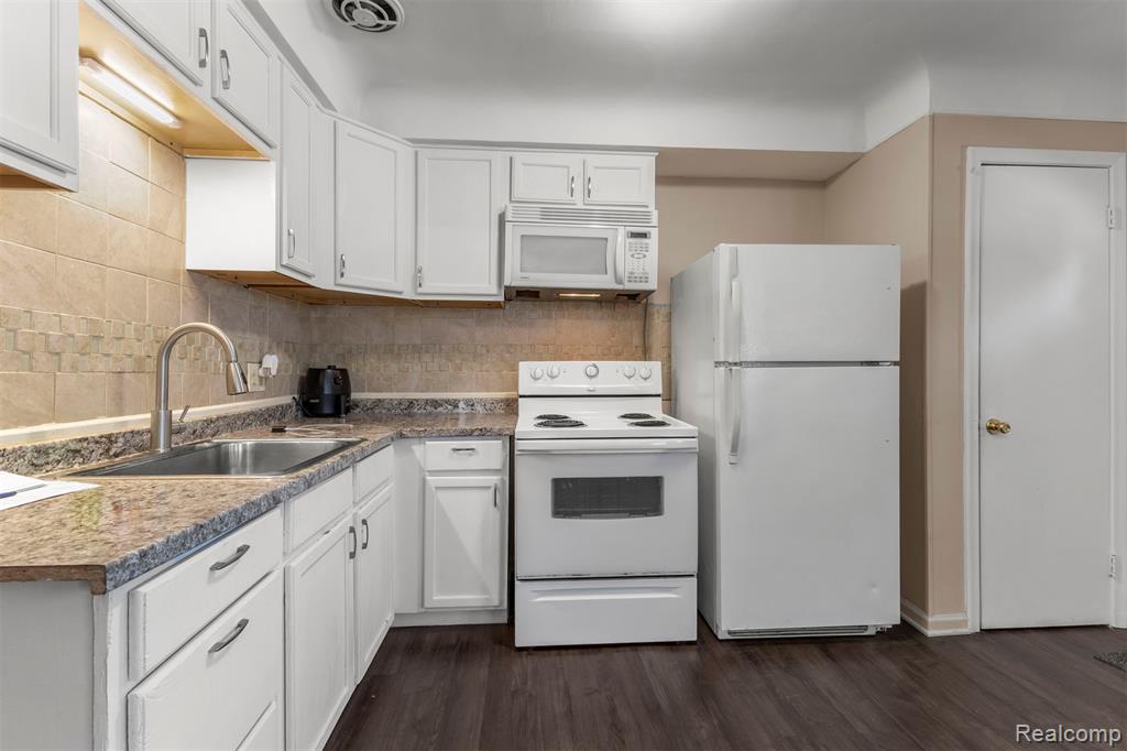 2056 Lafayette Boulevard, Lincoln Park, MI 48146 — Photo 12