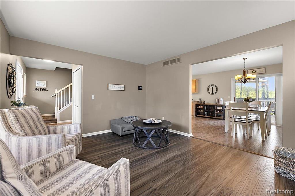 457 Cove View Drive, Waterford, MI 48327 — Photo 8