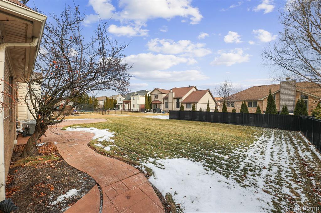 48548 Fairmont Drive, Macomb, MI 48044 — Photo 37