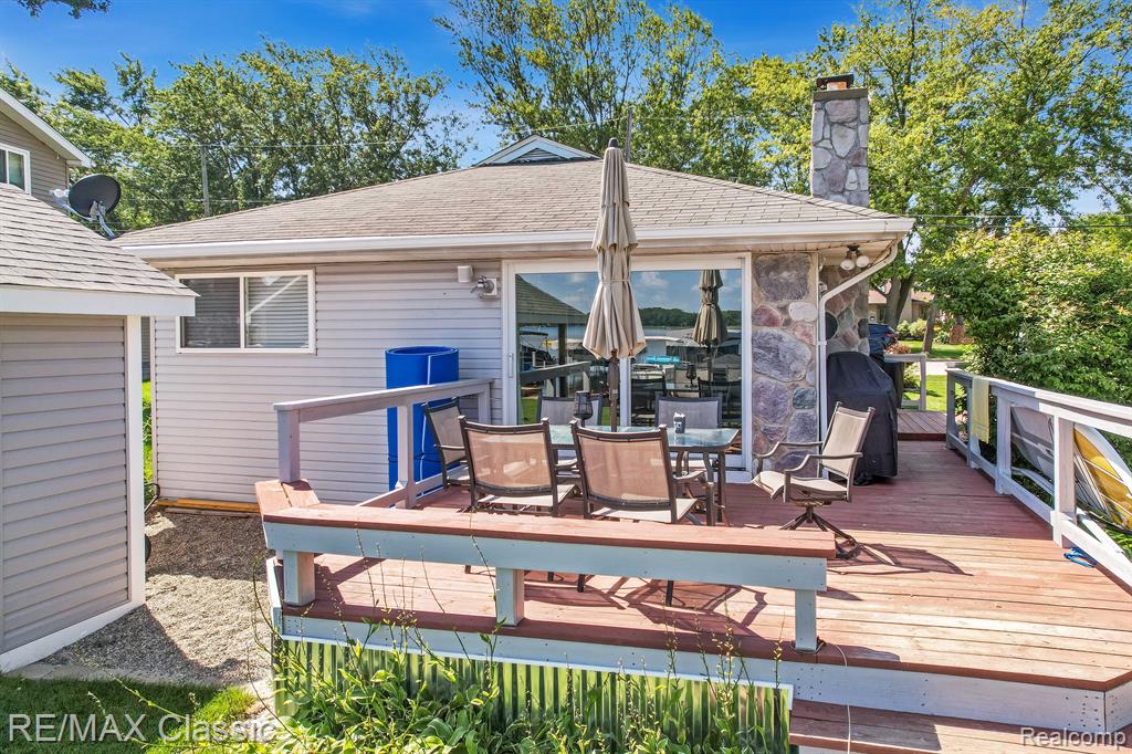 294 LAKESIDE Drive, White Lake, MI