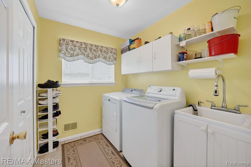 28817 Sugar Island Court, Rockwood, MI — Photo 13