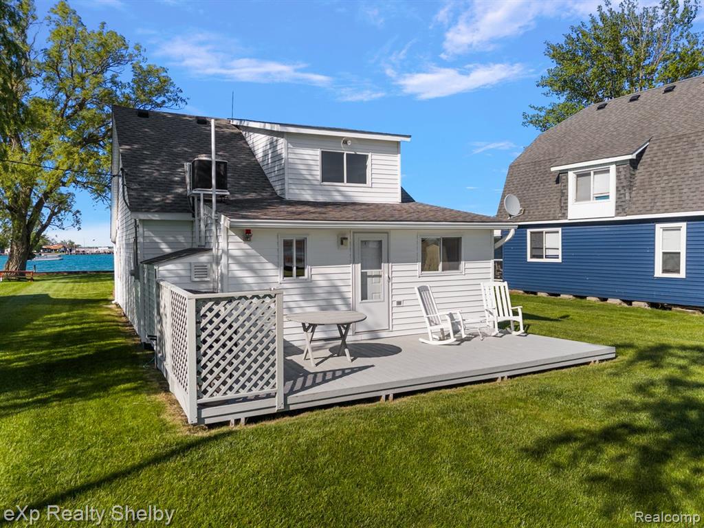 8395 N Channel - Harsens Island, Clay, MI 48001 — Photo 36