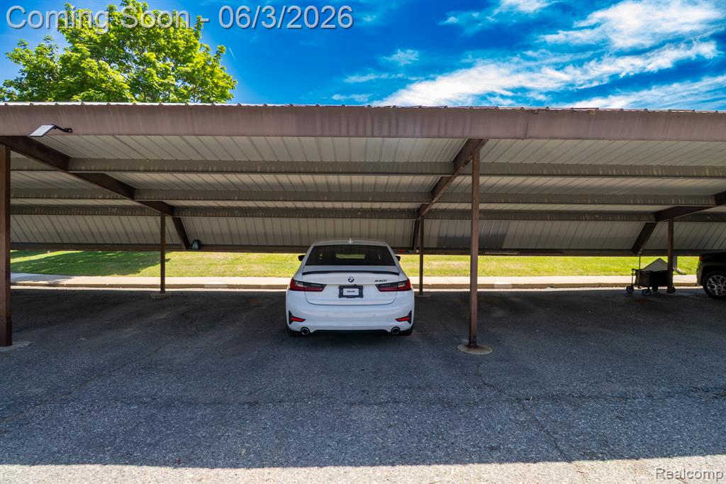 61200 Greenwood Drive, South Lyon, MI 48178 — Photo 31