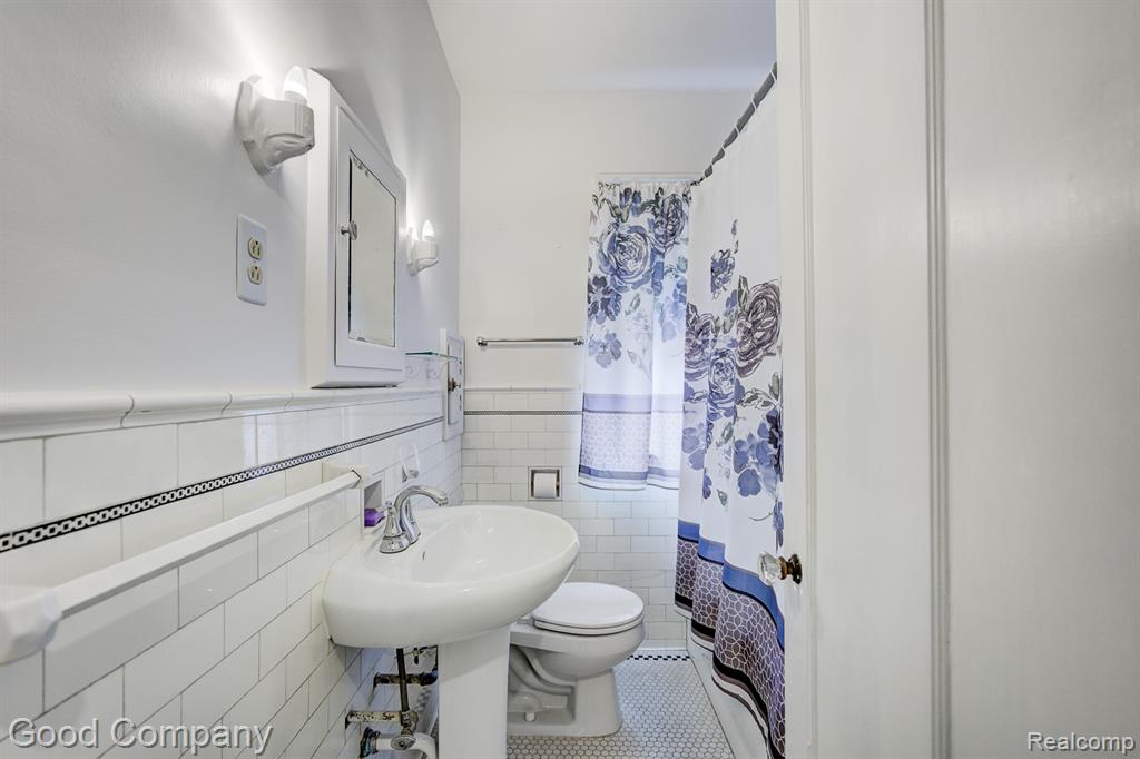 515 W Golden Gate, Highland Park, MI 48203 — Photo 40