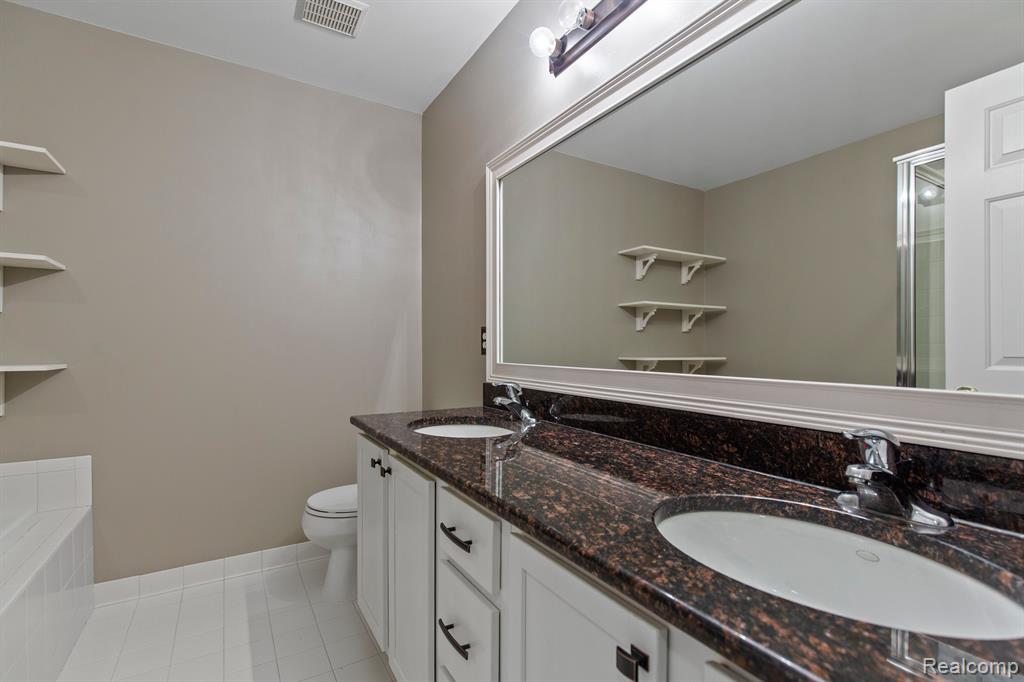 5570 HAMPSHIRE Lane, Ypsilanti, MI 48197 — Photo 11