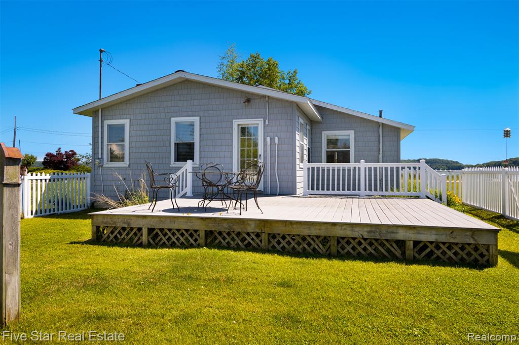 2588 Lakeview Road, Onekama, MI 49675 — Photo 25
