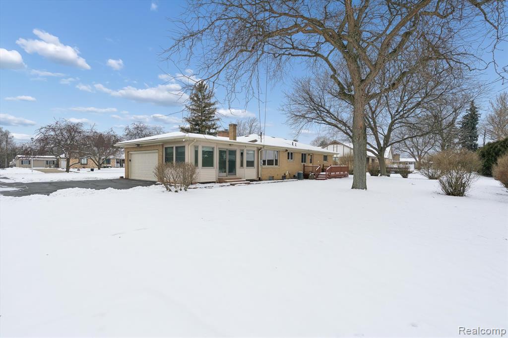 7127 Meadowvue Drive, Grand Blanc, MI 48439 — Photo 38