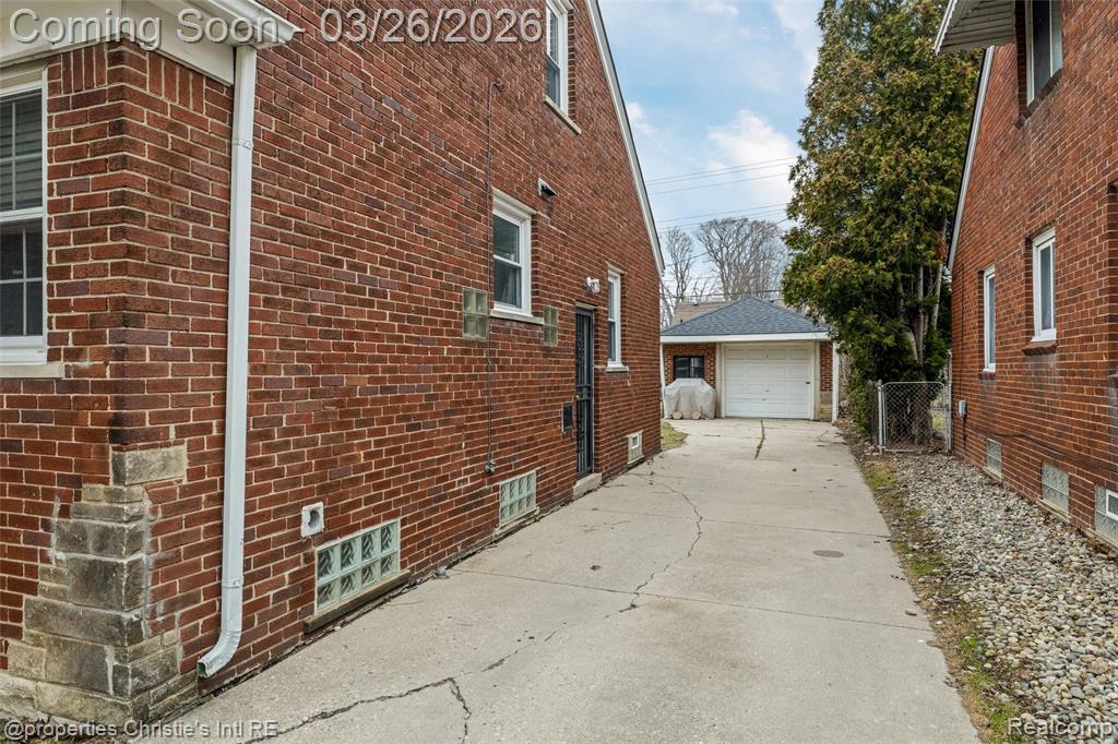 20631 Lochmoor Street, Harper Woods, MI 48225 — Photo 35