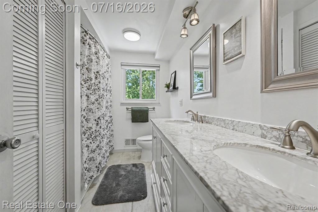 4255 Greensboro Drive, Troy, MI 48085 — Photo 17