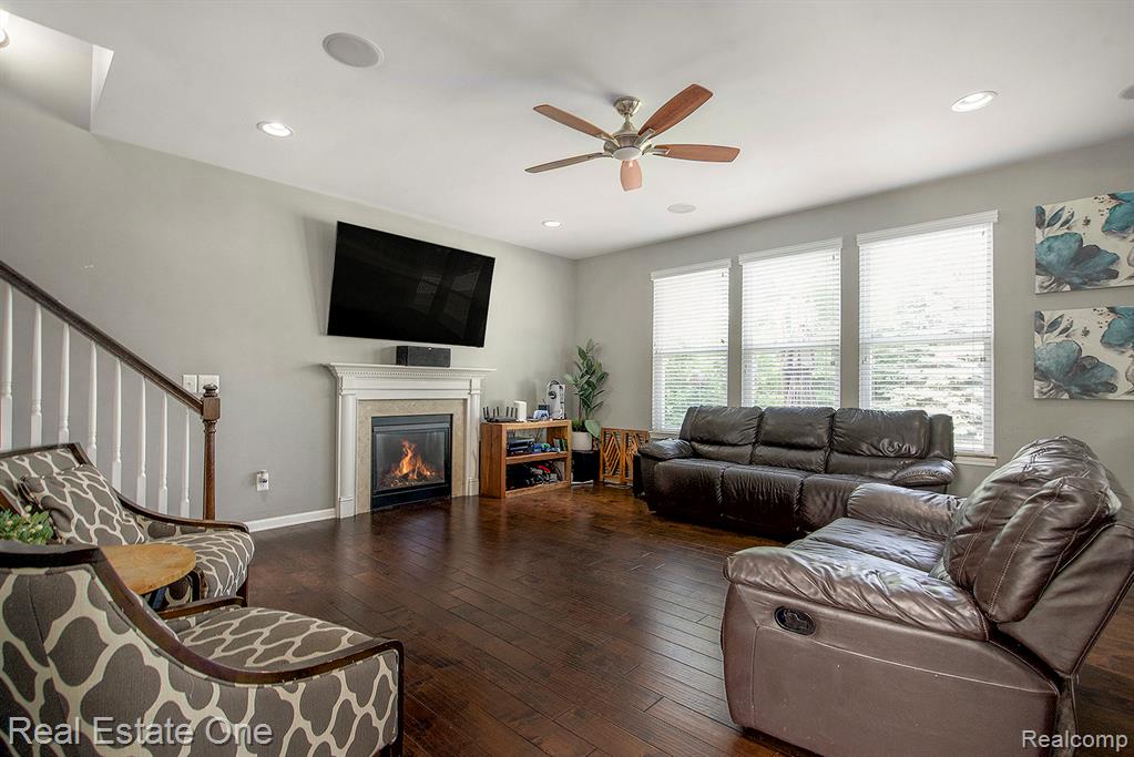 Photo for 7941 Chestnut Drive, Westland, MI - Listing #20251008464 7941 Chestnut Drive, Westland, MI