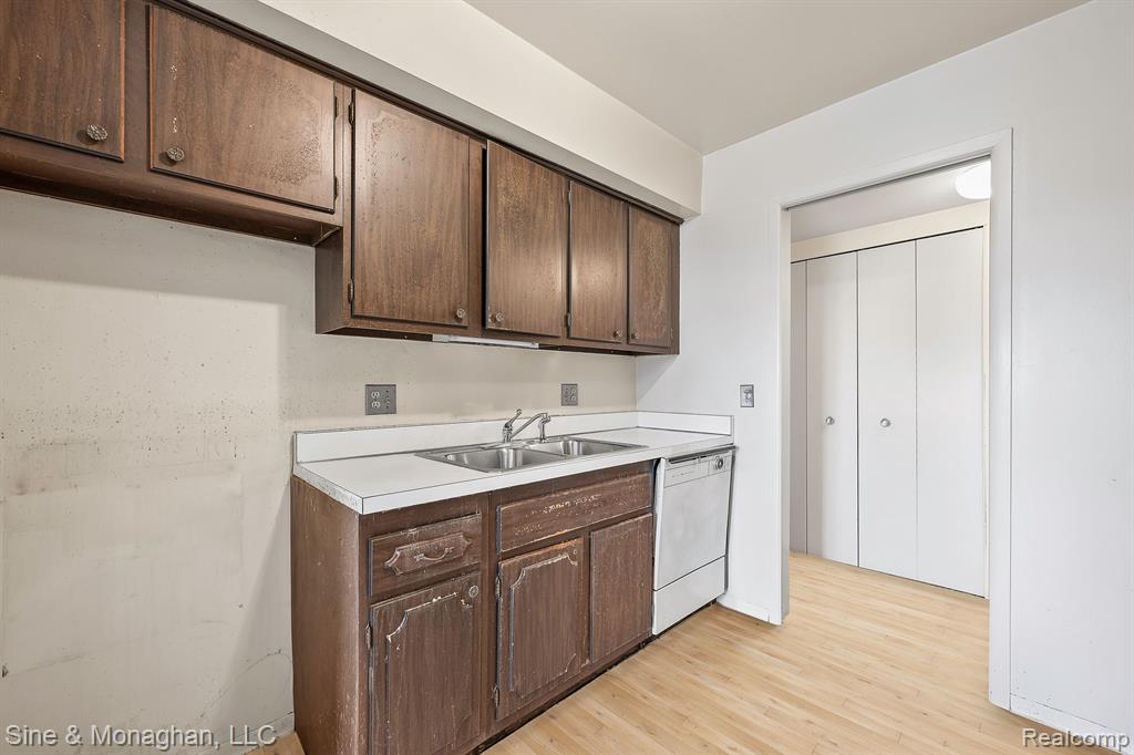 600 W BROWN Street, 102, Birmingham, MI 48009 — Photo 17