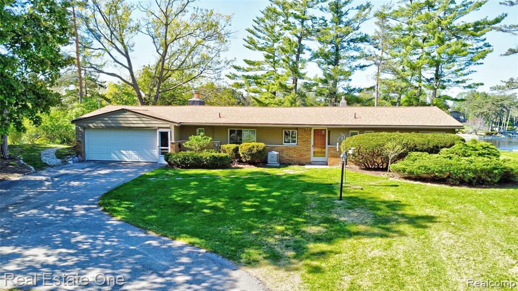 1140 Seneca Road, Lake Orion, MI 48362