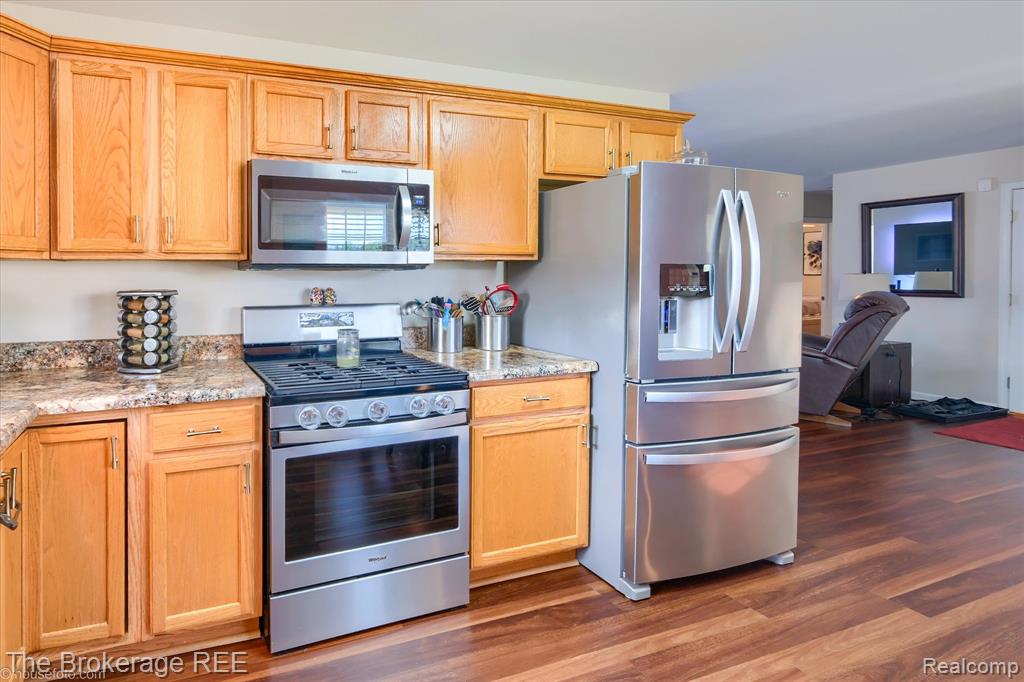 5281 Magnolia Drive, Grand Blanc, MI 48439 — Photo 22