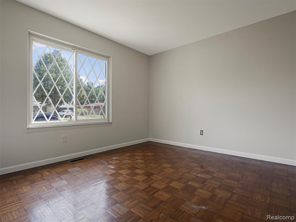4971 Chadbourne Drive, Sterling Heights, MI 48310 — Photo 19