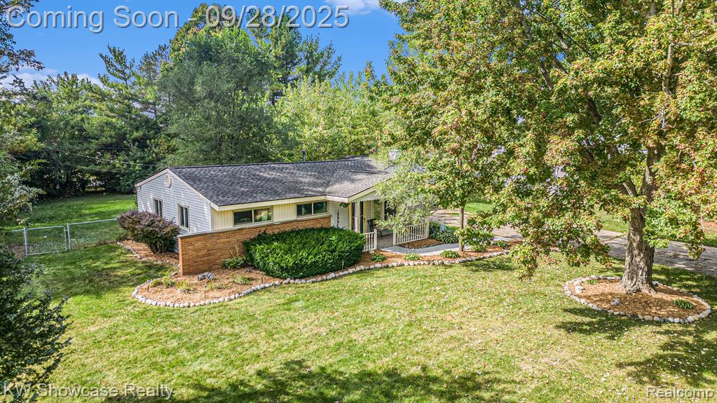 6319 Eastlawn Avenue, Clarkston, MI — front exterior