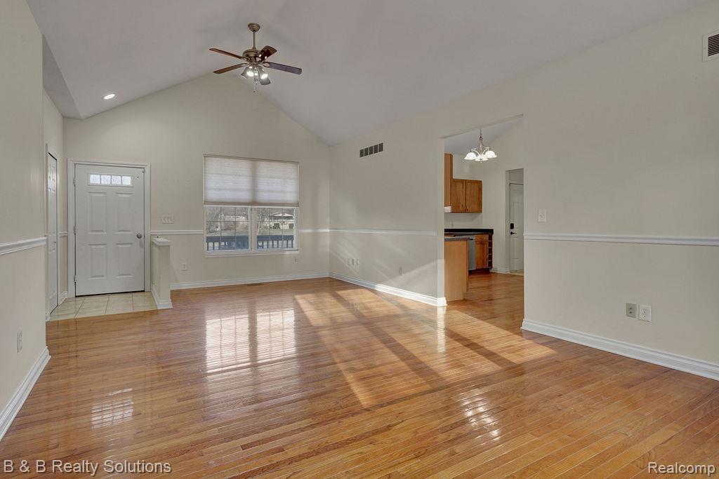 5493 King Road, China, MI — Photo 8