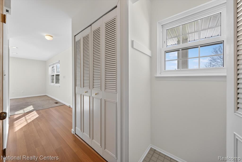 24825 Olde Orchard Street, Novi, MI — Photo 10