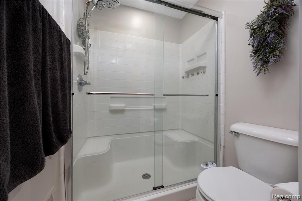 6600 Trillium Village Lane, Clarkston, MI — Photo 11