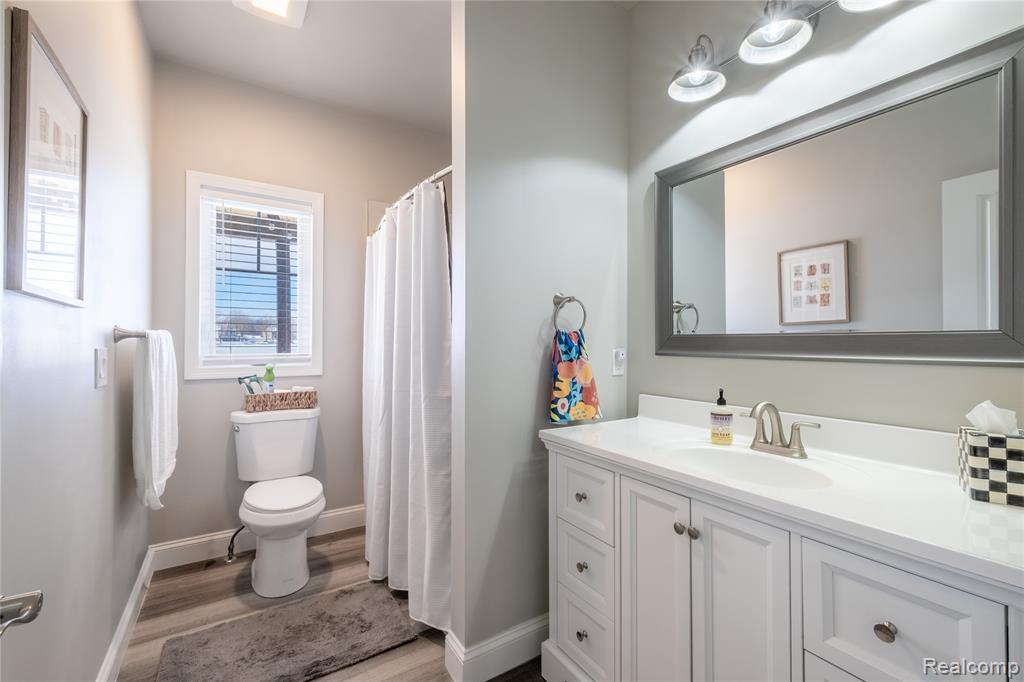 3442 COTTAGE COVE Drive, Fenton, MI 48430 — Photo 17