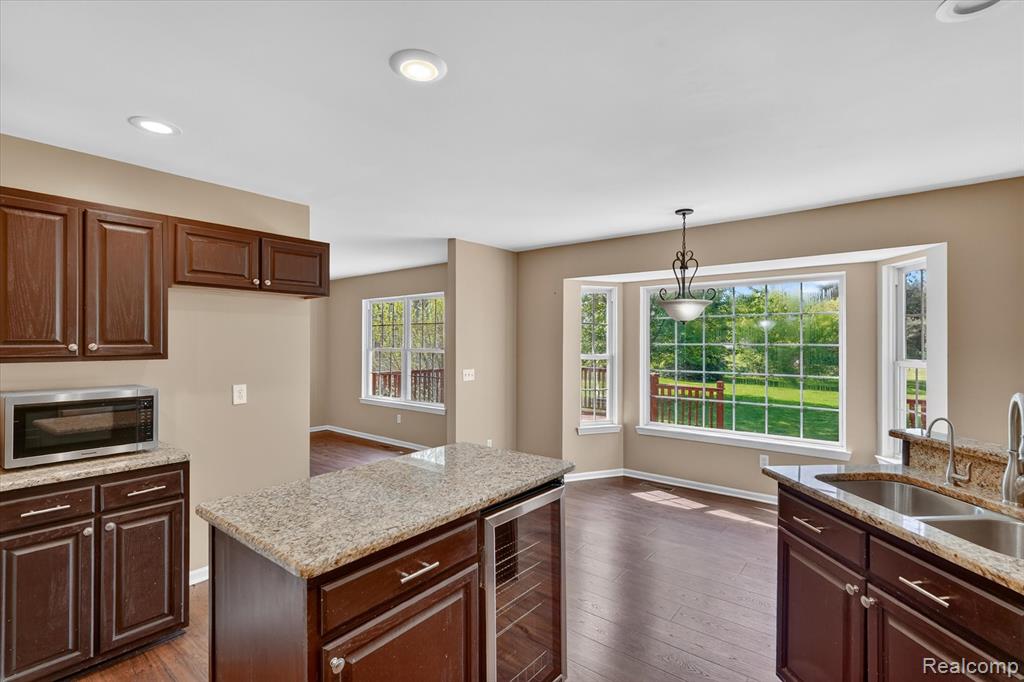 5195 Wyndham Place, Fenton, MI 48430 — Photo 12