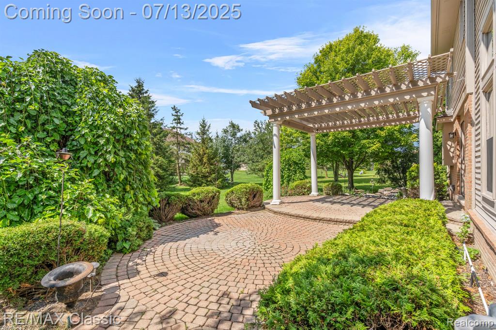 45450 Fountain View Drive, Canton, MI 48188 — Photo 49