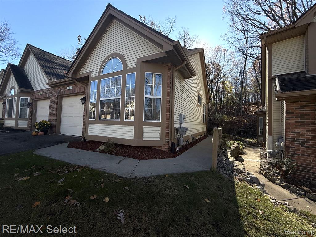 880 WHISPERWOOD Trail, Fenton, MI 48430 — Photo 2