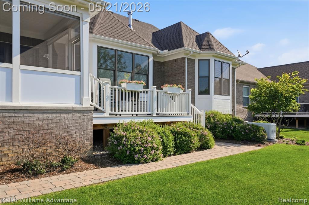 37125 White Tail Court, Farmington, MI 48335 — Photo 47