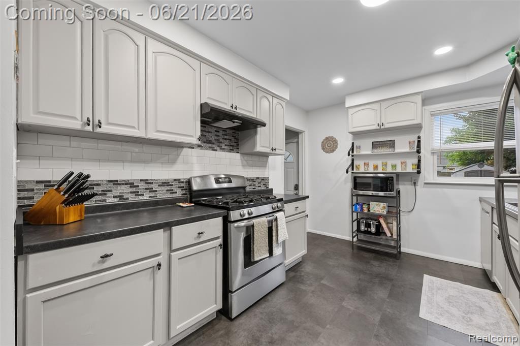 24660 Ridgedale Street, Oak Park, MI 48237 — Photo 9