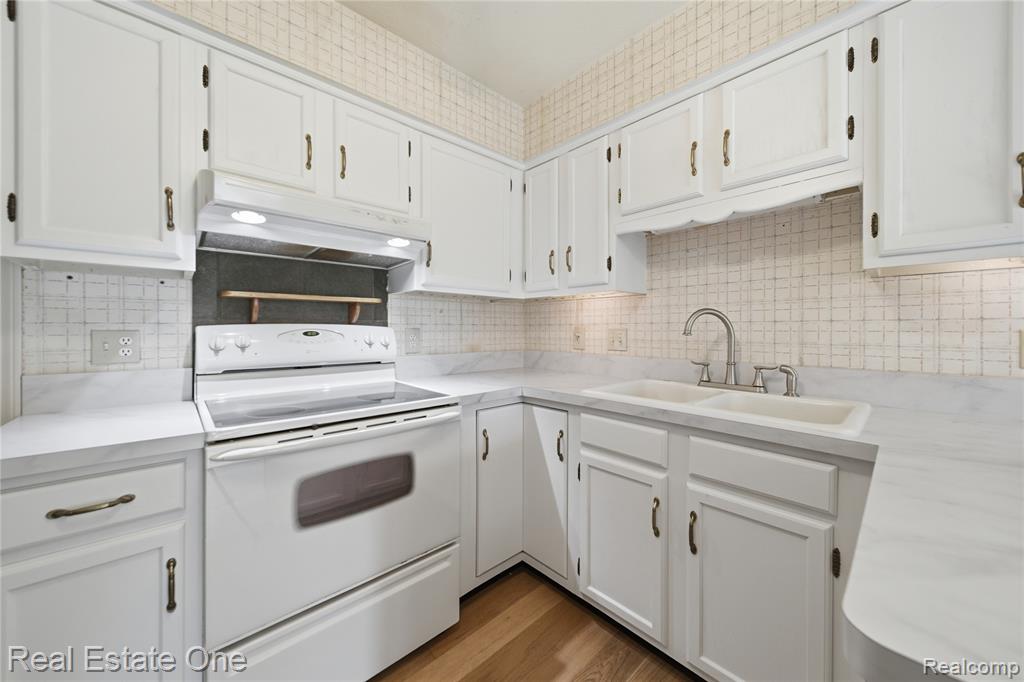 10385 Elizabeth Street, Pinckney, MI 48169 — Photo 11