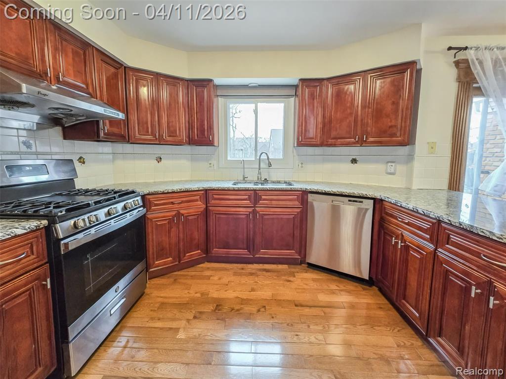 5325 Allison Drive, Troy, MI 48085 — Photo 13