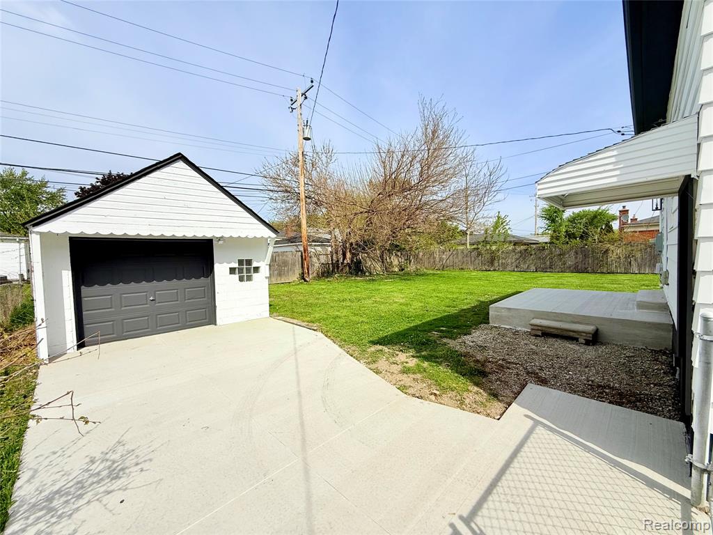 23027 Tuscany Avenue, Eastpointe, MI 48021 — Photo 5