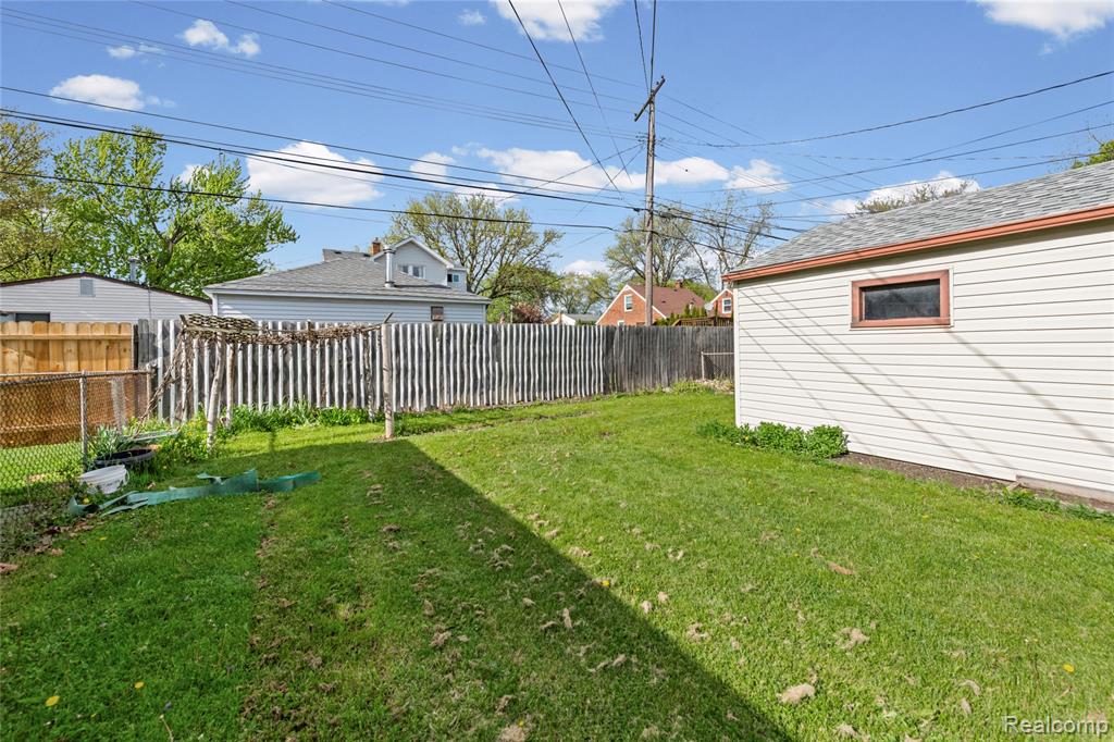 8153 Dale, Center Line, MI 48015 — Photo 18
