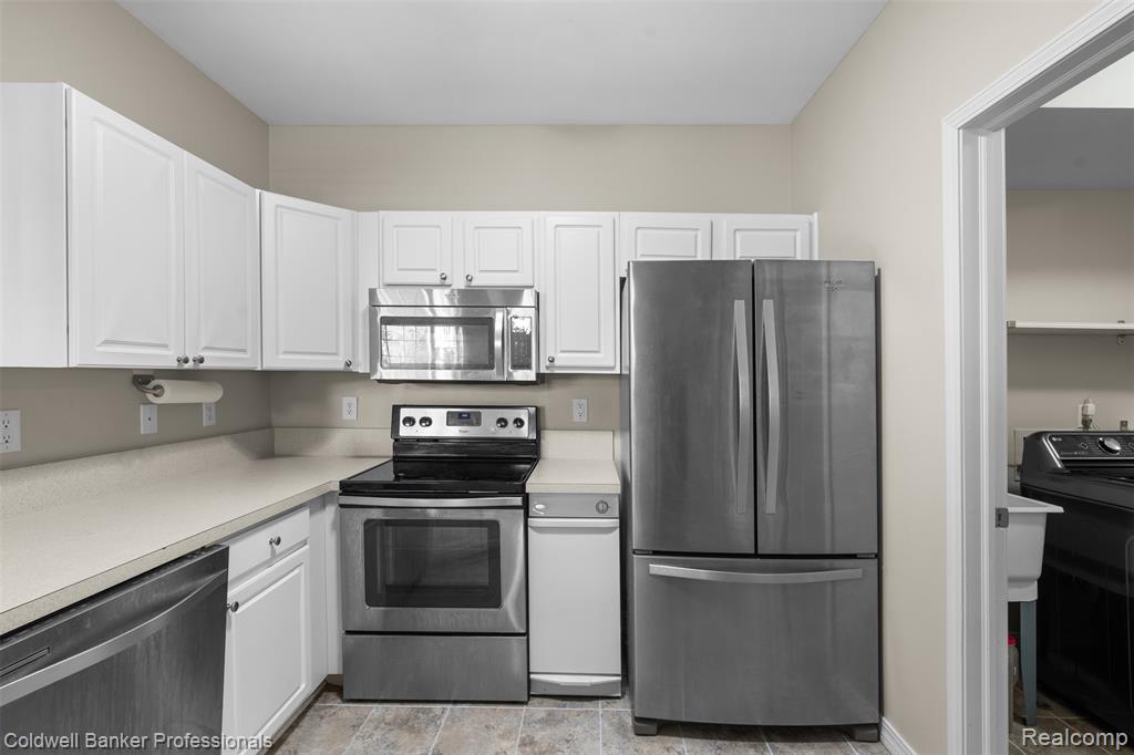 21105 Chesapeake Circle, 243, Walled Lake, MI 48390 — Photo 15
