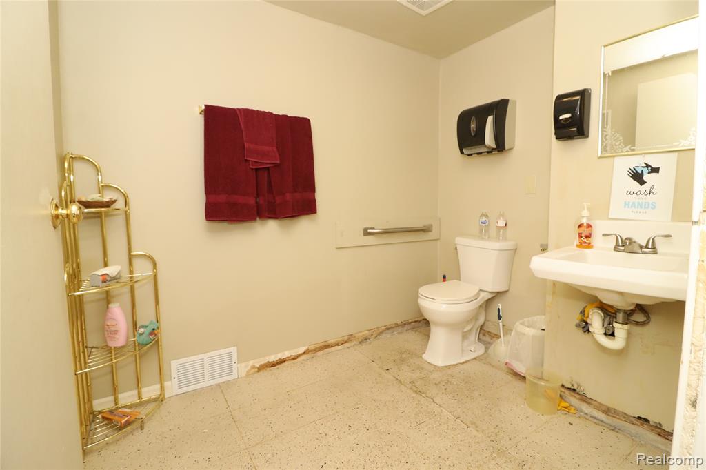 12700 Schaefer Highway, Detroit, MI 48227 — Photo 40