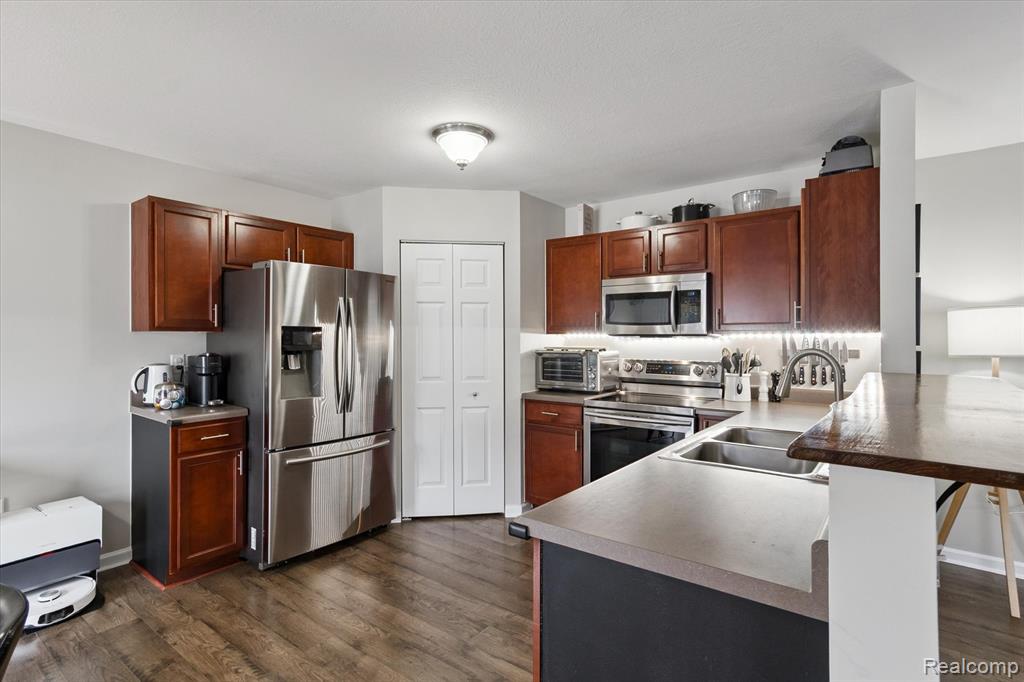 8056 Beechwood Boulevard, Dexter, MI 48130 — Photo 14