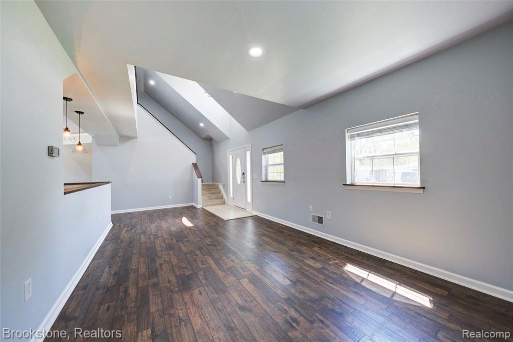 4458 Seeden Street, Waterford, MI 48329 — Photo 17