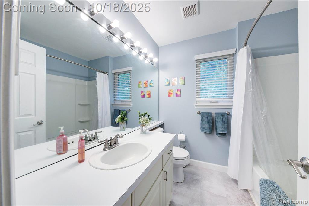975 S Parkwood Drive, South Lyon, MI 48178 — Photo 40