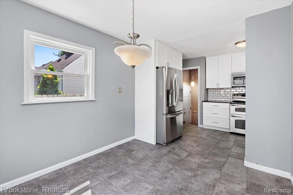 516 N EDGEWORTH Avenue, Royal Oak, MI 48067 — Photo 19