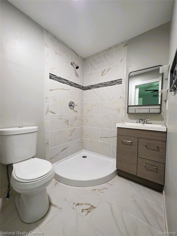 215 Almont Avenue, Almont, MI 48003 — Photo 21