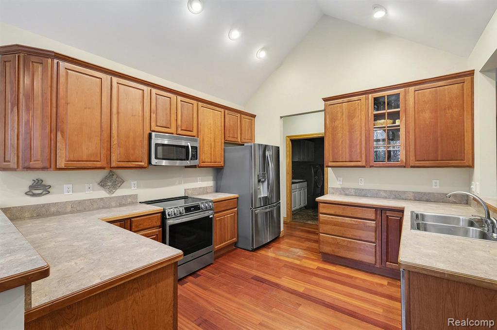 10151 Walnut Shores Drive, Fenton, MI 48430 — Photo 10